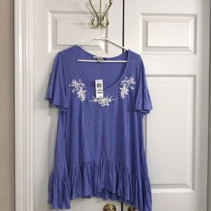 Ladies NWT American Rag shirt.